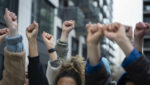 Frankreich: Massenproteste gegen WEF-Macrons Pensionsreform