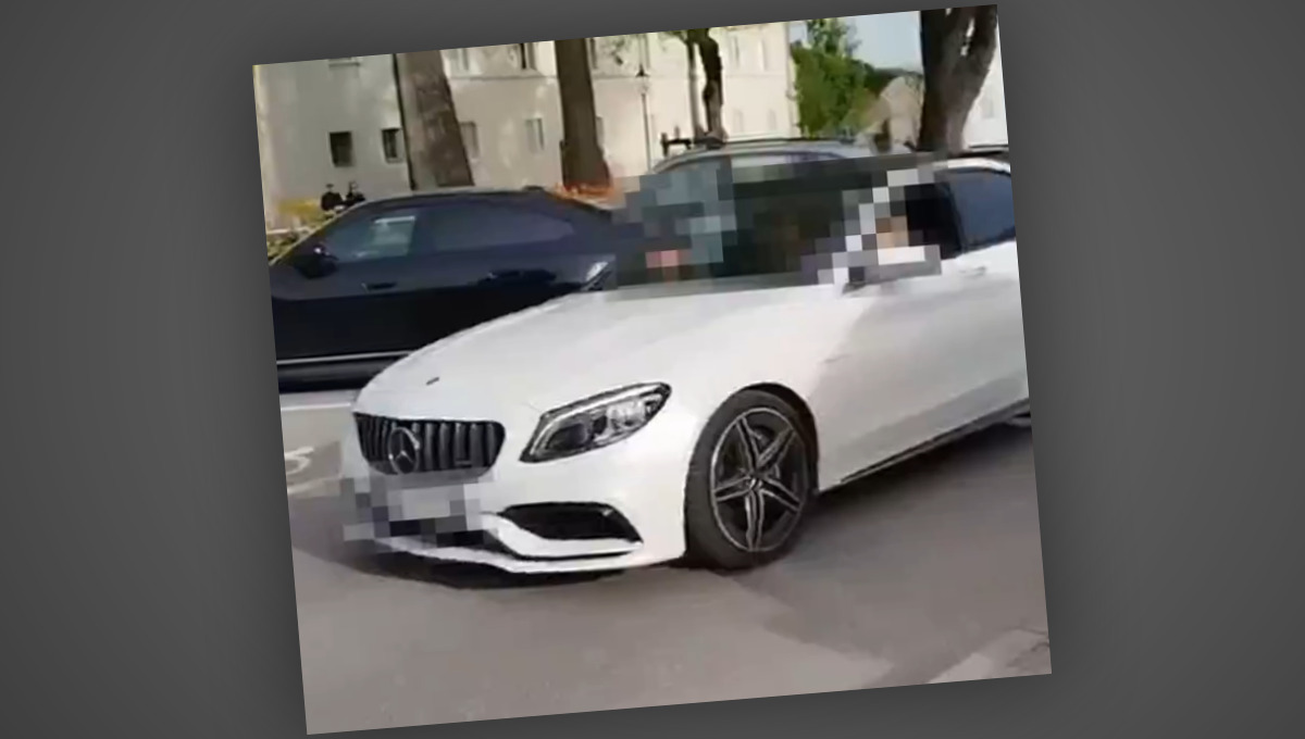 Virales Video: Vollbart-Migrant macht sich mit Luxus-Mercedes wichtig – und crasht.
