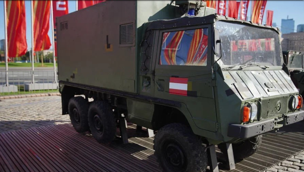 Russische Medienwelt thematisiert erbeutetes Militärfahrzeug aus Österreich